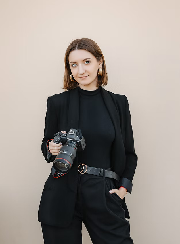 Angelica, Photographer